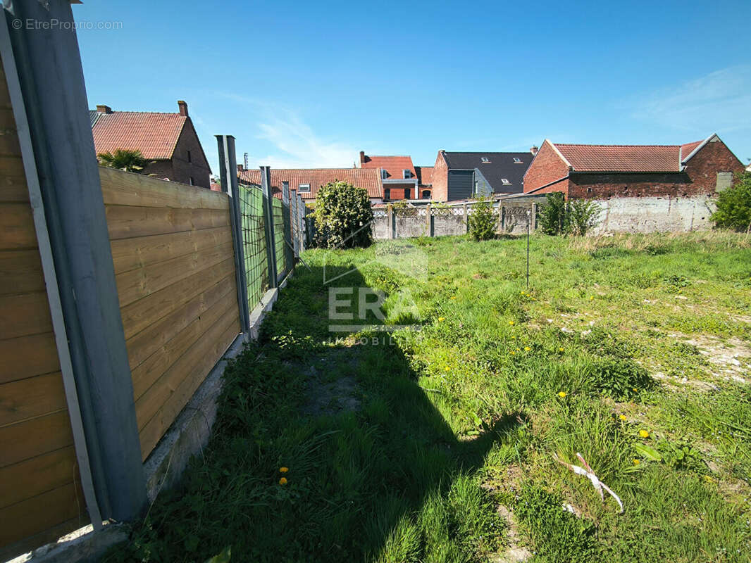 Terrain à SAINS-EN-GOHELLE