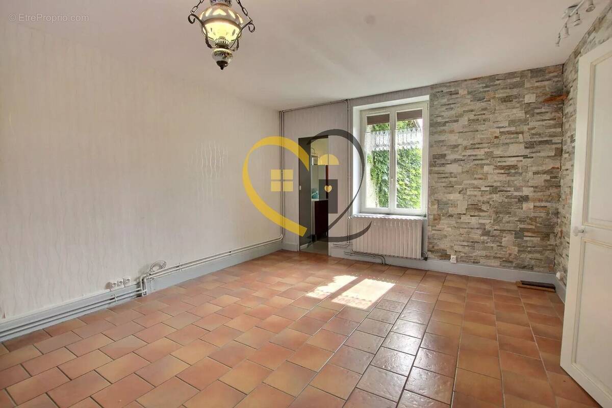 Maison à MEHUN-SUR-YEVRE