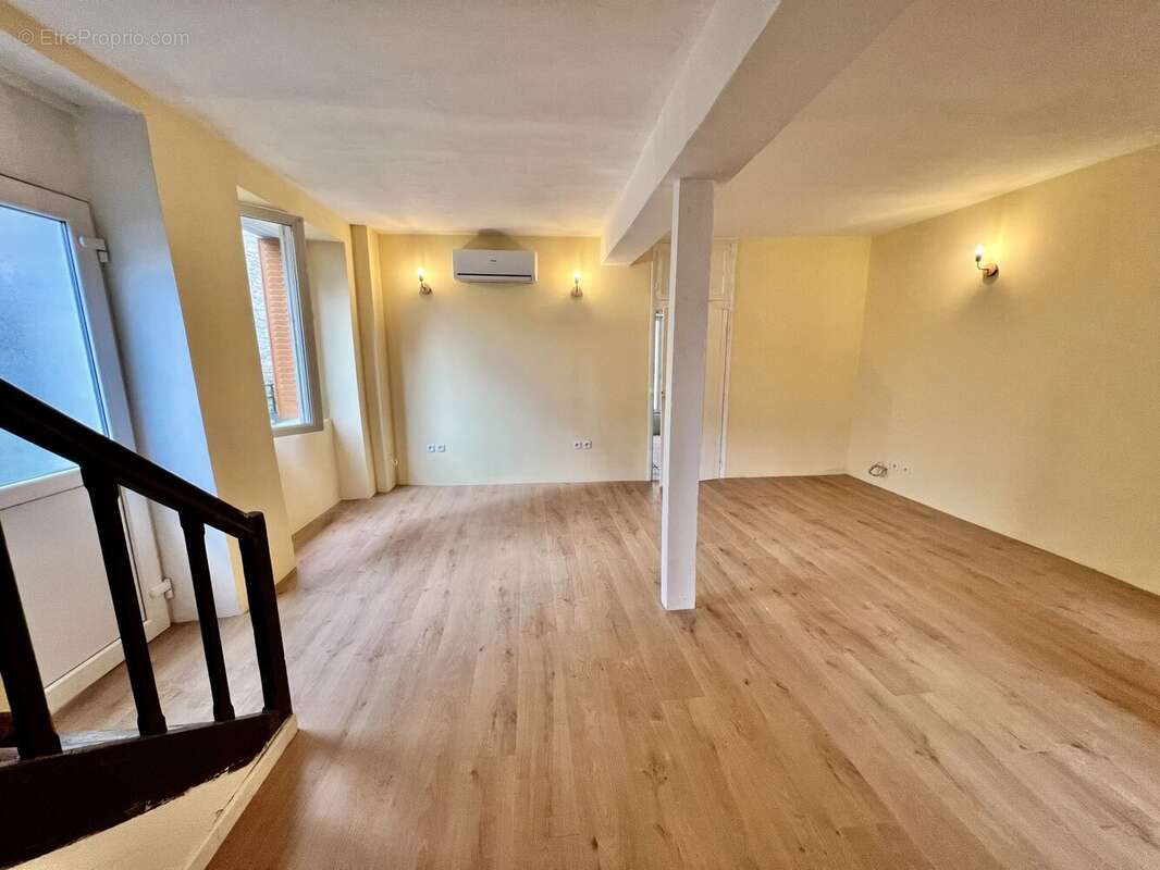 Maison à SAINT-ETIENNE-DE-FURSAC