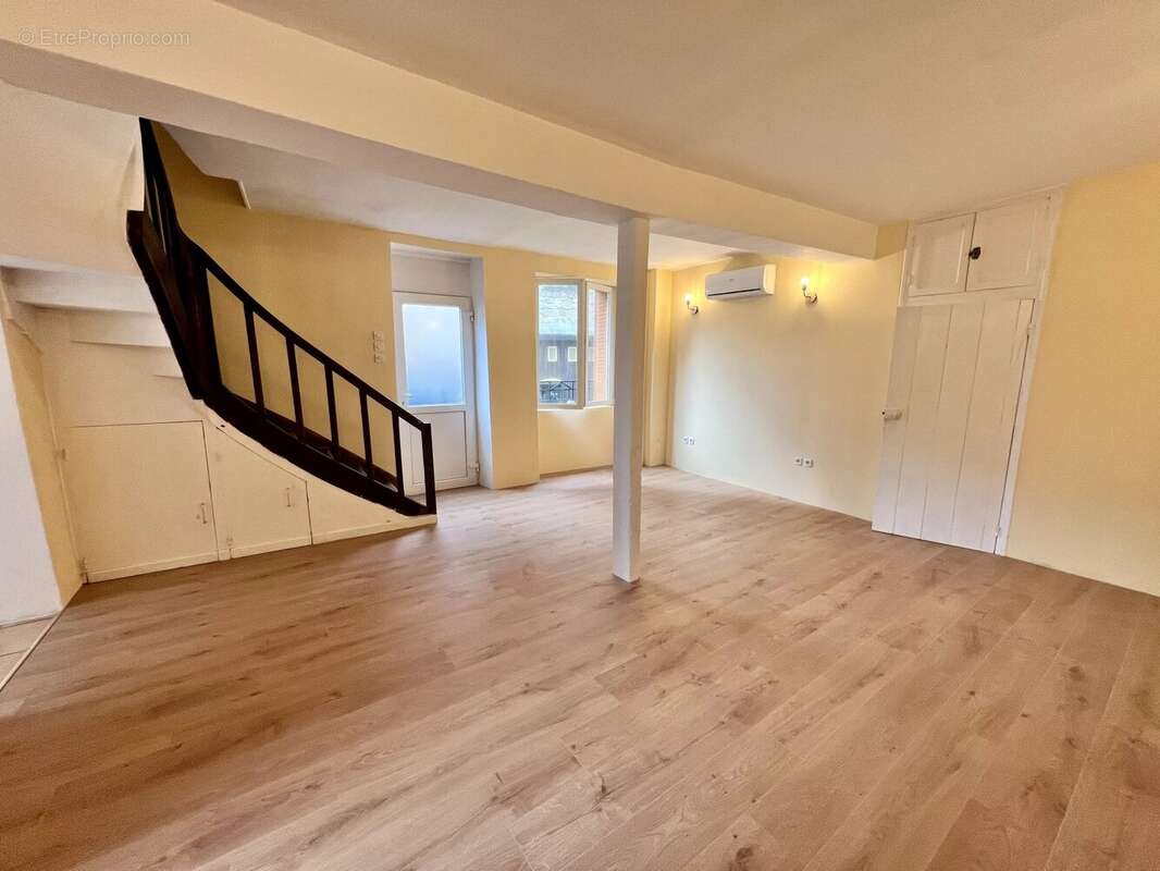 Maison à SAINT-ETIENNE-DE-FURSAC