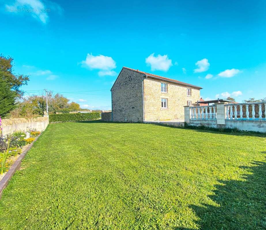 Maison à DOMPIERRE-LES-EGLISES