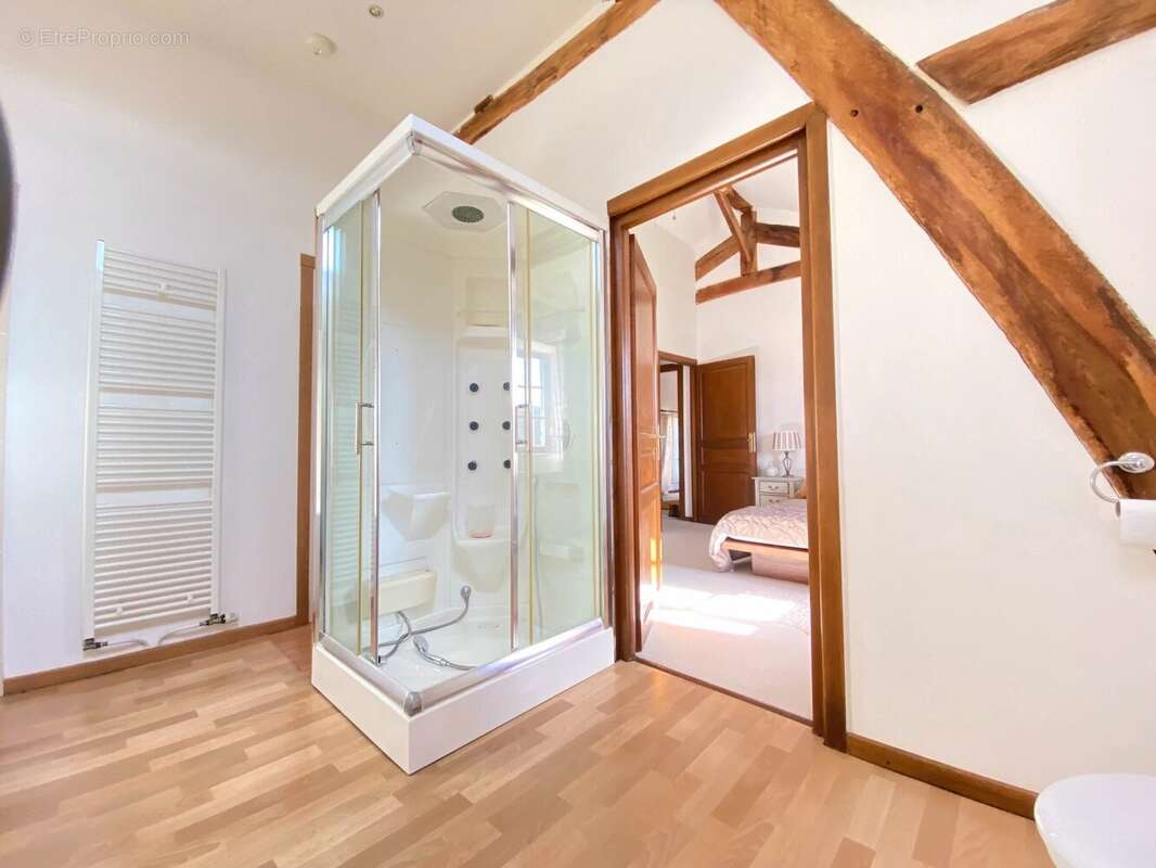 Maison à DOMPIERRE-LES-EGLISES