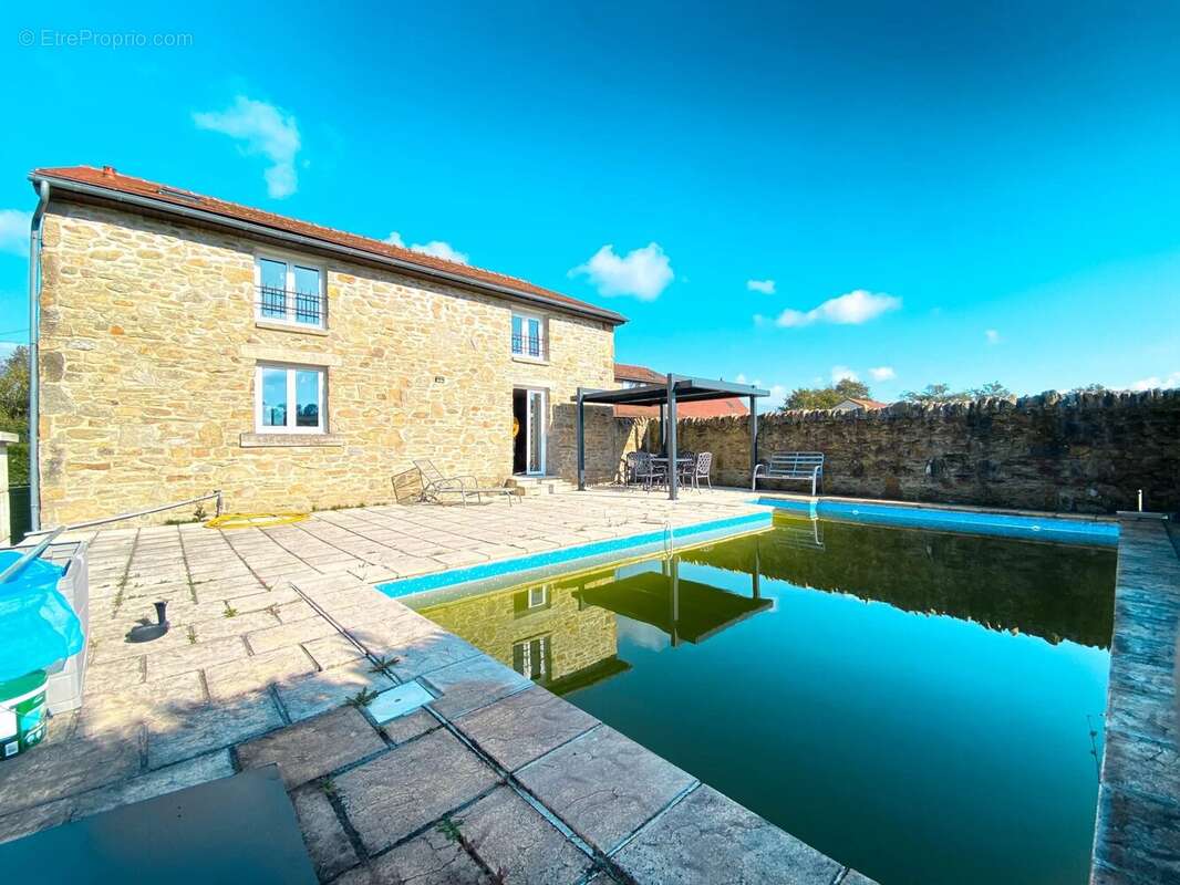 Maison à DOMPIERRE-LES-EGLISES