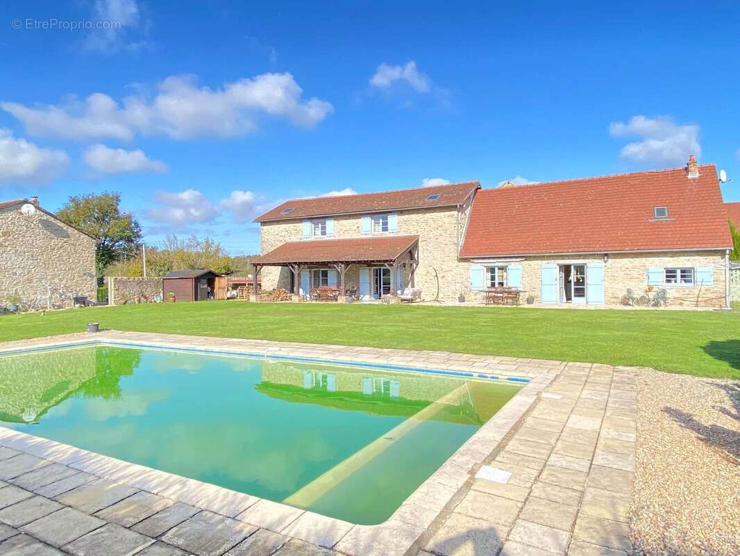 Maison à DOMPIERRE-LES-EGLISES