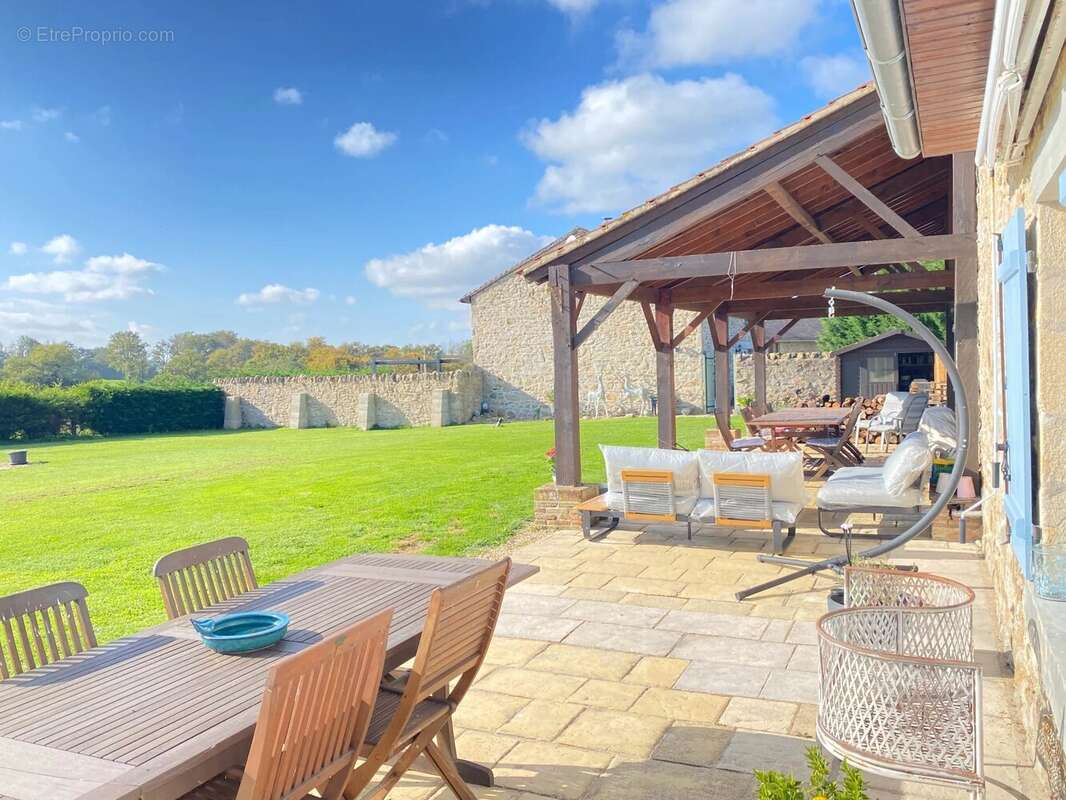 Maison à DOMPIERRE-LES-EGLISES