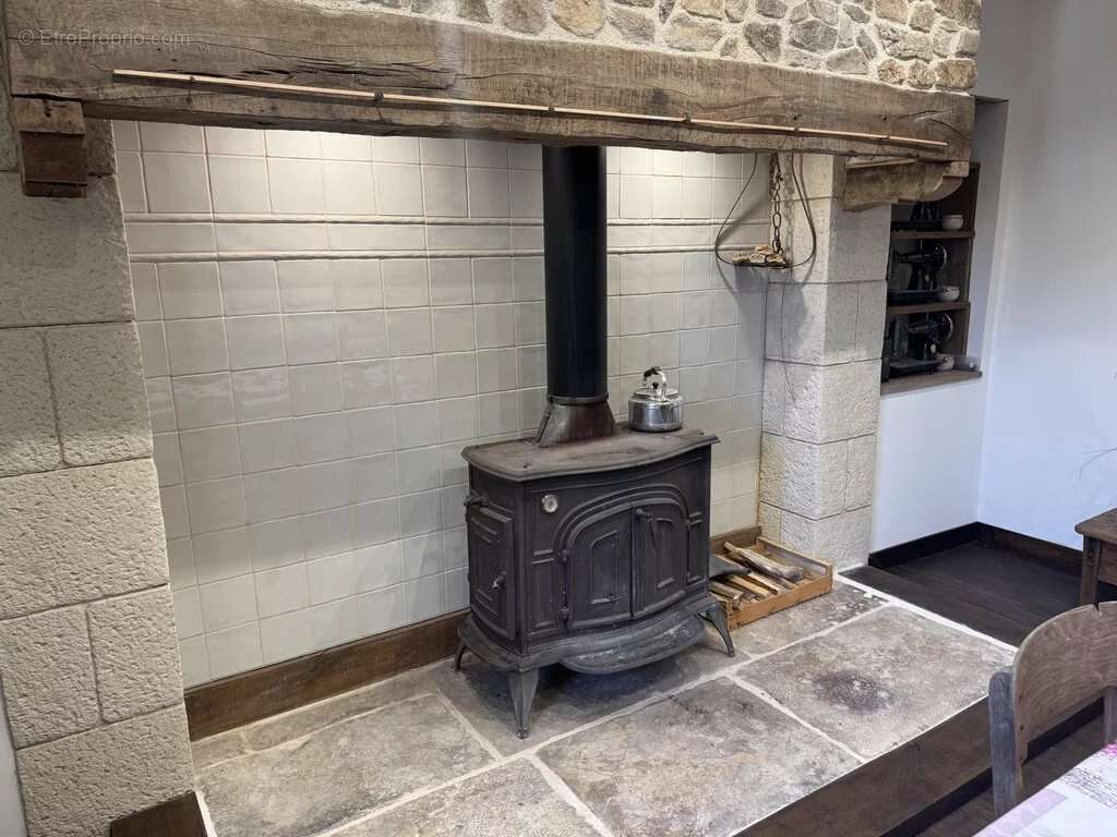 Maison à LANUEJOULS