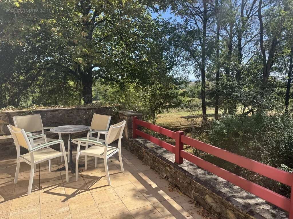 Maison à LA SALVETAT-PEYRALES