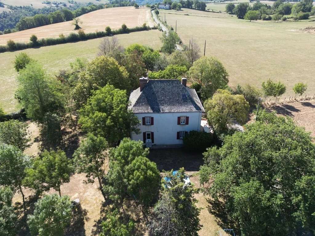 Maison à LA SALVETAT-PEYRALES