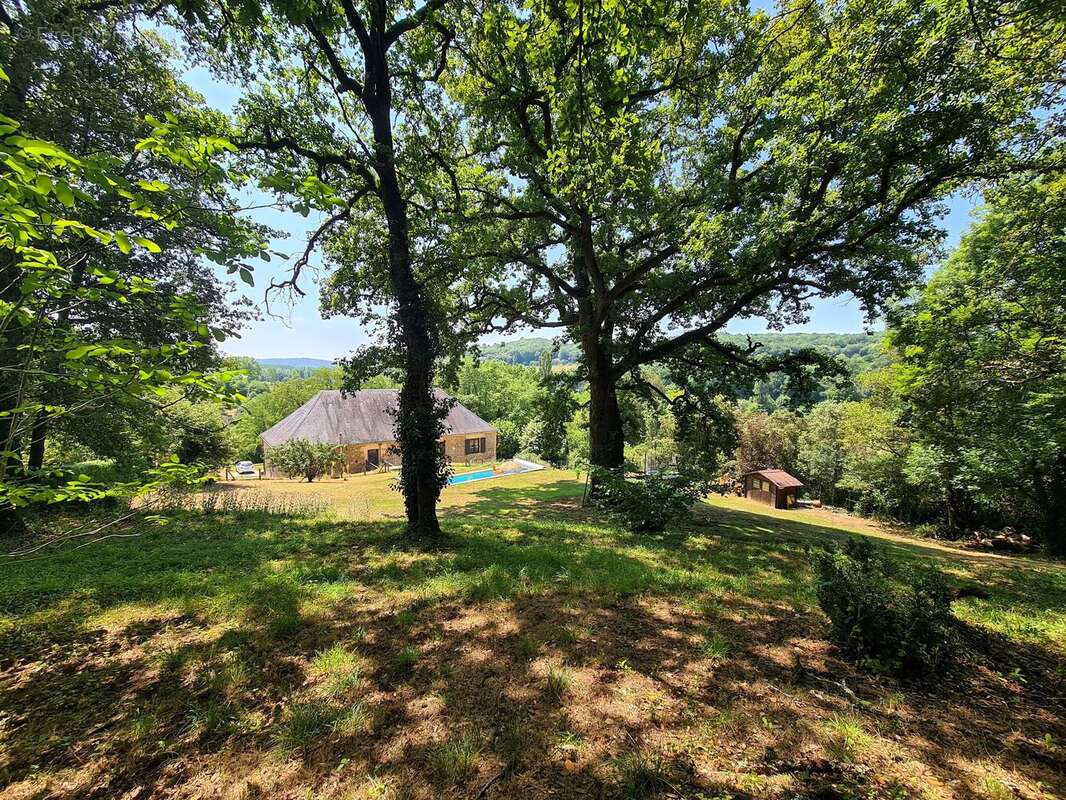 Maison à SAINTE-NATHALENE