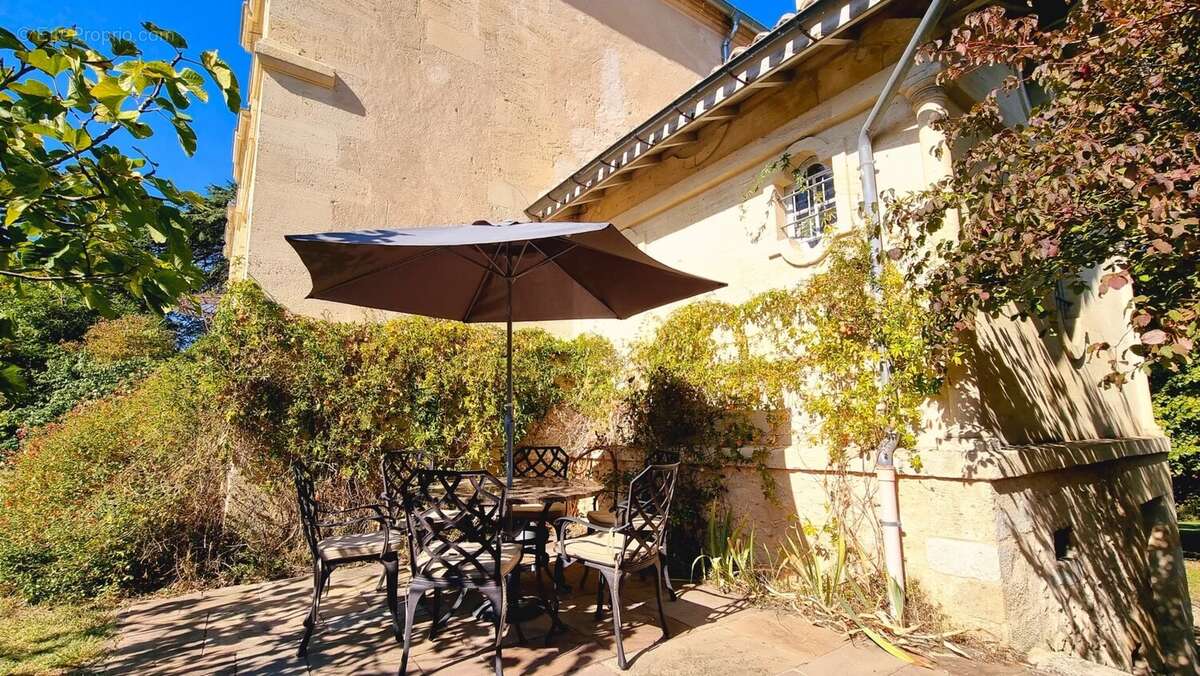 Maison à SAINT-EMILION