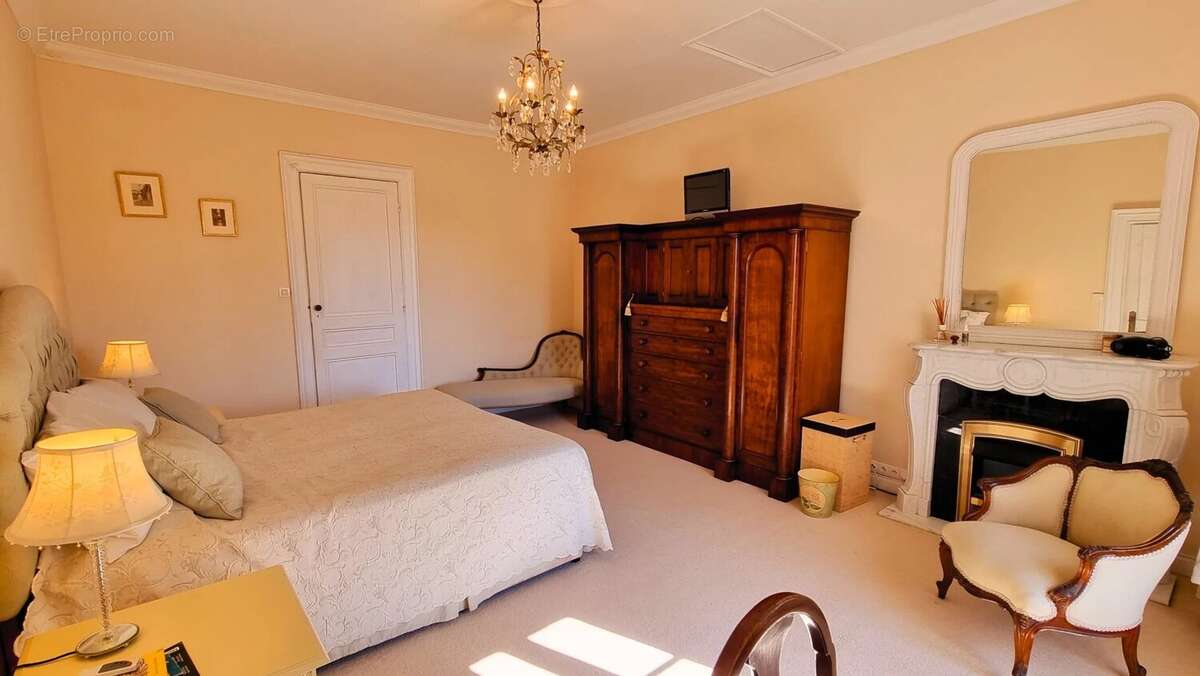 Maison à SAINT-EMILION