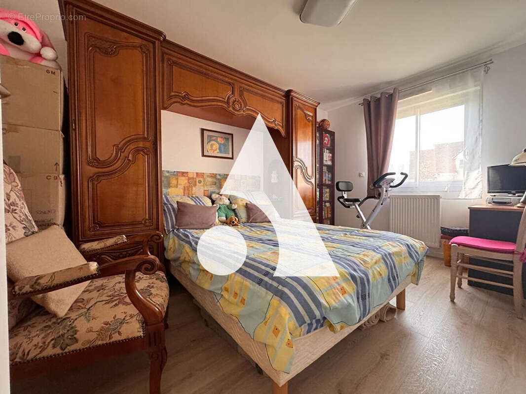 Maison à SAINT-MARTIN-DES-CHAMPS