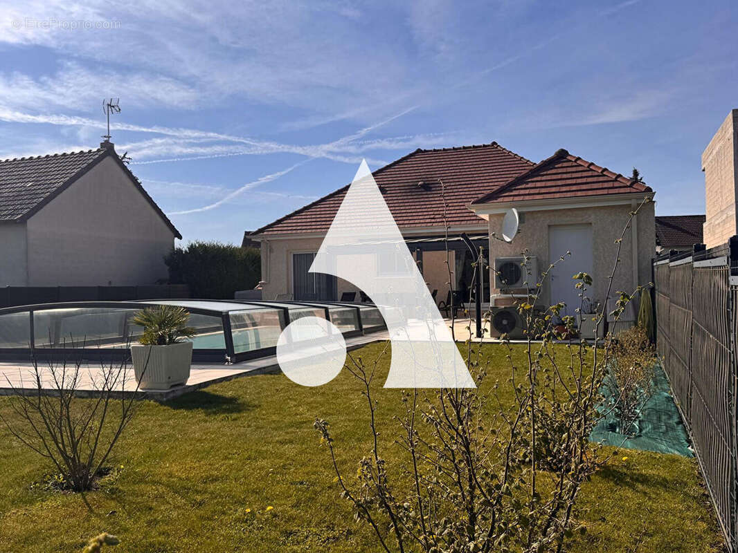 Maison à SAINT-MARTIN-DES-CHAMPS