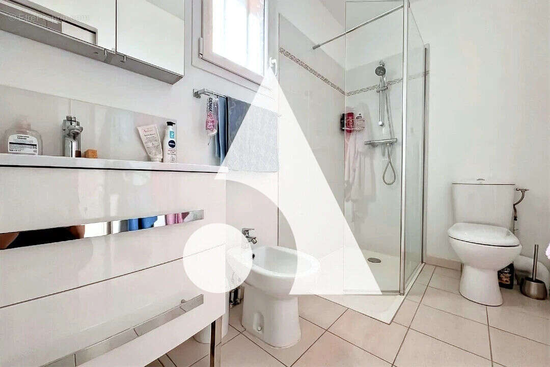 Maison à SAINT-MARTIN-DES-CHAMPS