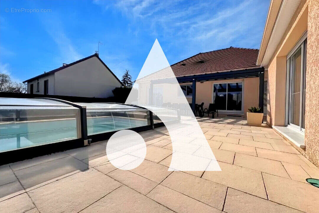 Maison à SAINT-MARTIN-DES-CHAMPS