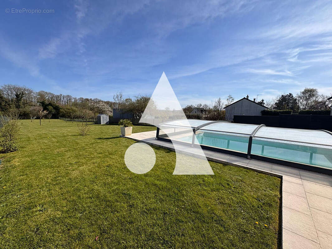 Maison à SAINT-MARTIN-DES-CHAMPS