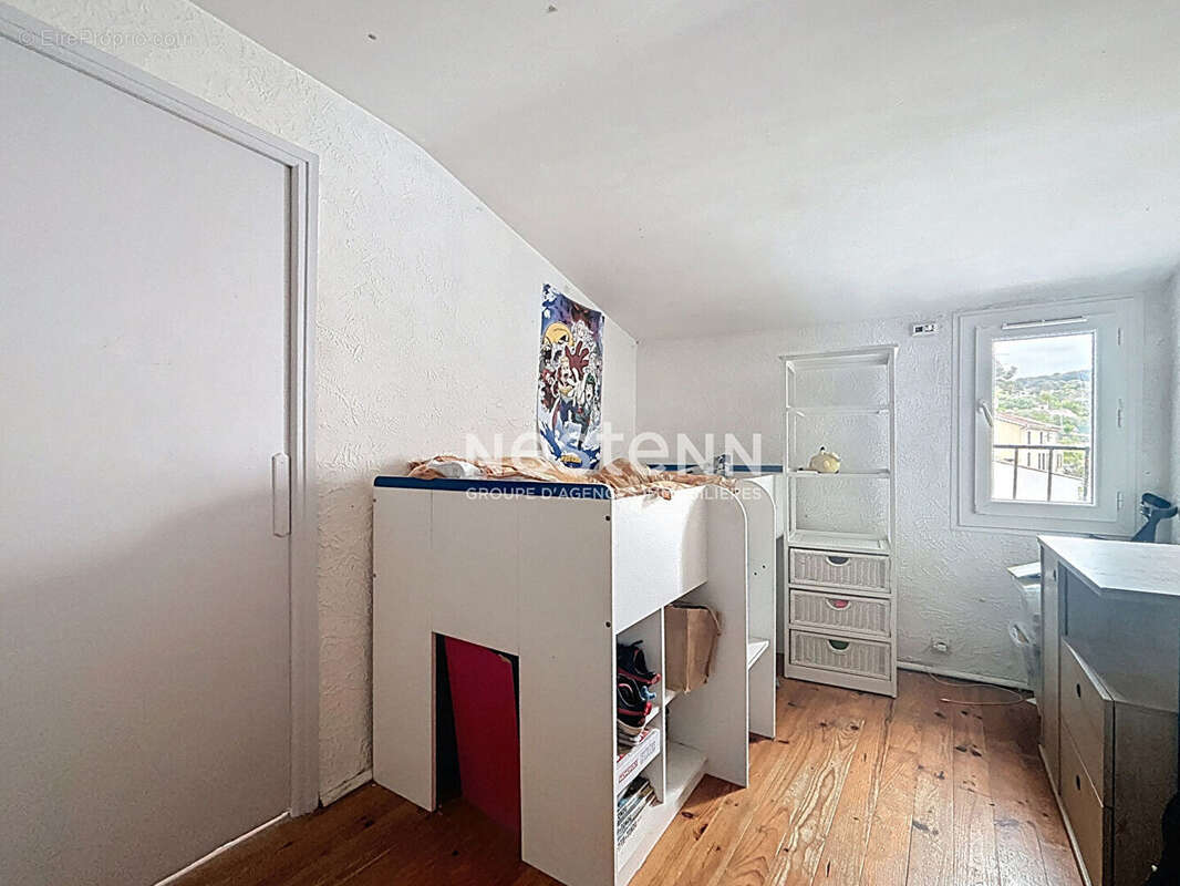 Appartement à VALLAURIS