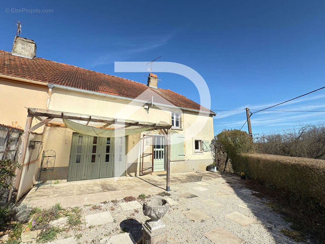 Maison à CHAMPSEVRAINE