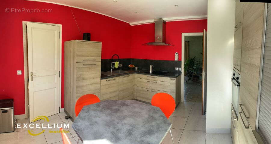 Maison à NEUVILLE-SUR-SAONE