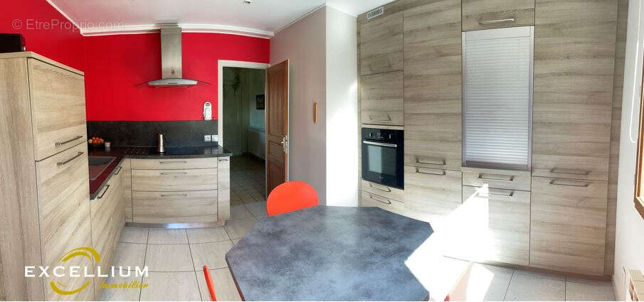 Maison à NEUVILLE-SUR-SAONE