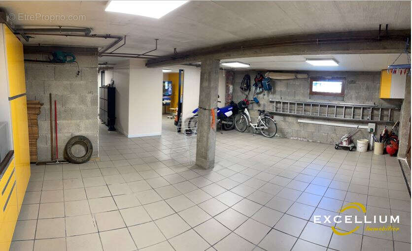 Maison à NEUVILLE-SUR-SAONE