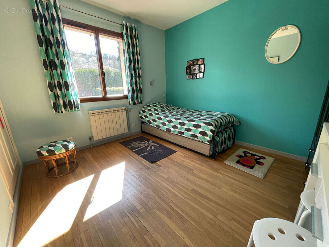 Maison à NEUVILLE-SUR-SAONE