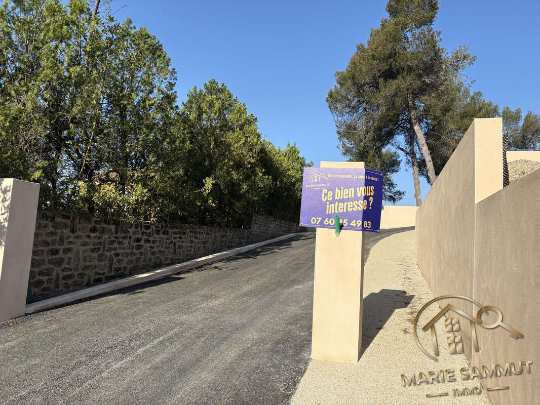 Terrain à SAINT-CLEMENT-DE-RIVIERE