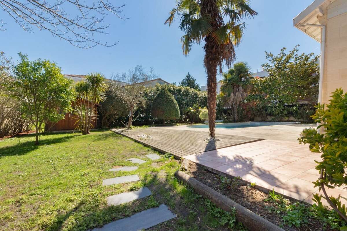 Maison à LE BOUSCAT