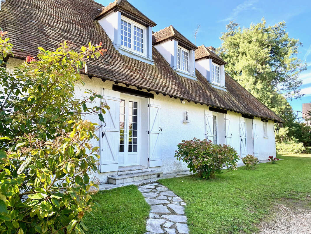 Maison à BOULLAY-LES-TROUX