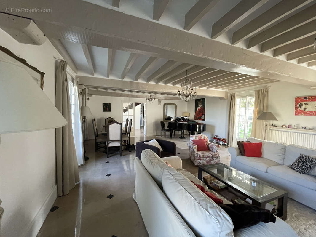 Maison à BOULLAY-LES-TROUX