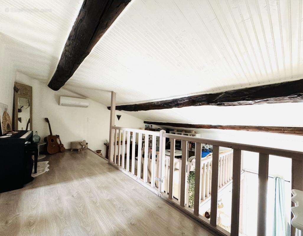 Appartement à LA FARE-LES-OLIVIERS