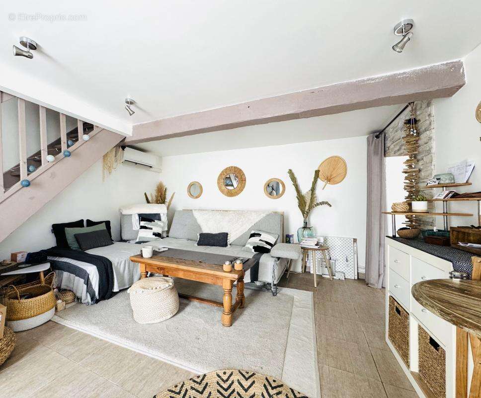 Appartement à LA FARE-LES-OLIVIERS