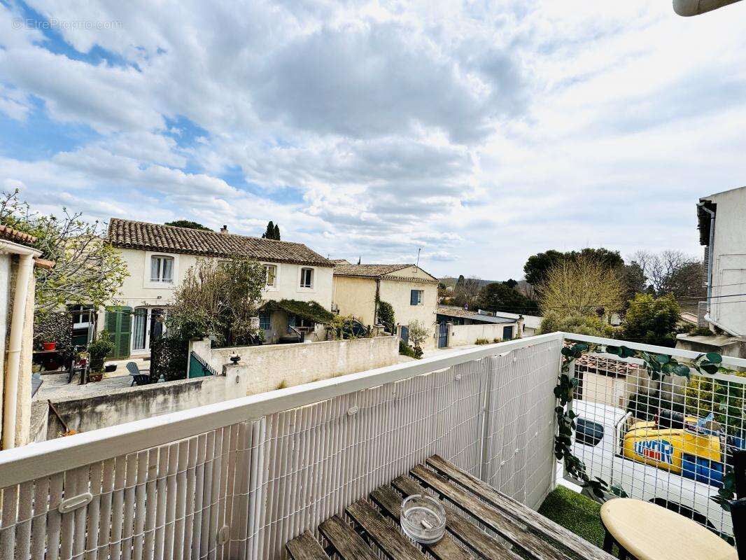 Appartement à LA FARE-LES-OLIVIERS