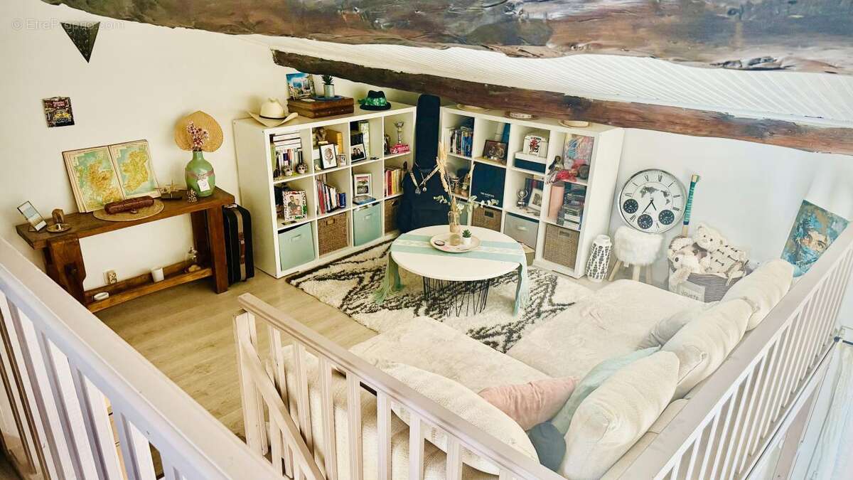 Appartement à LA FARE-LES-OLIVIERS