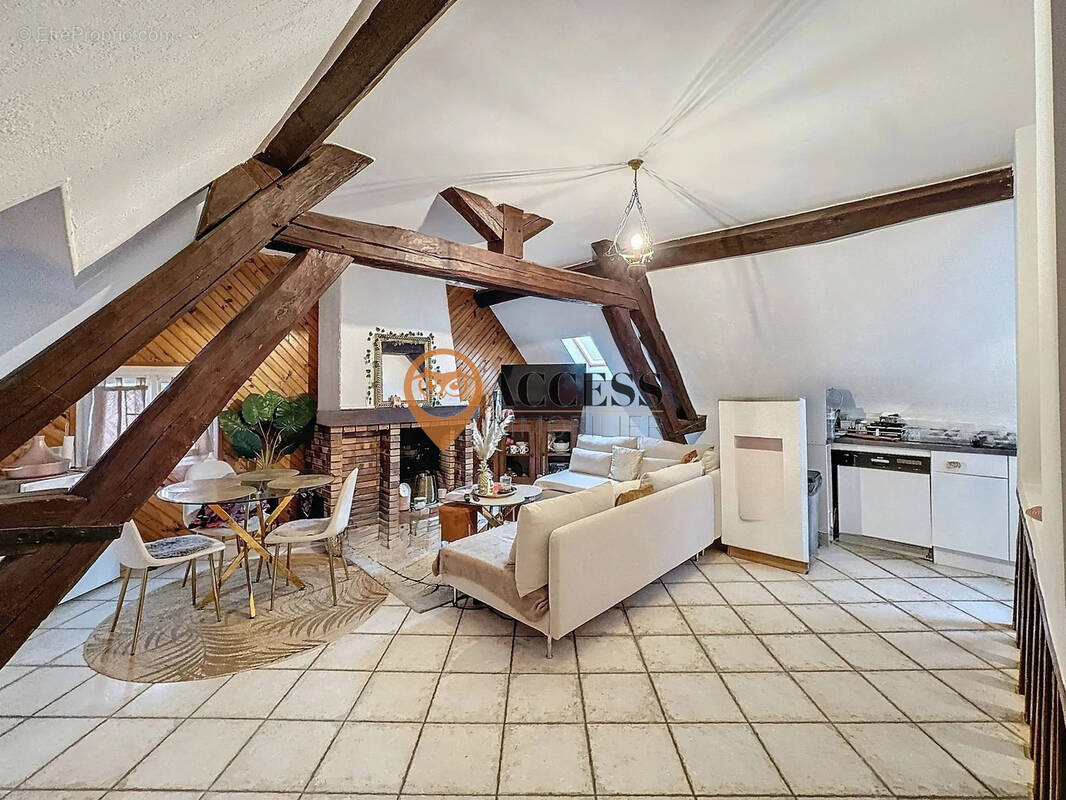 Appartement à EZANVILLE