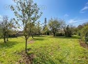 Terrain à SAINT-LAURENT-LES-EGLISES