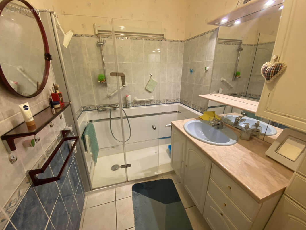 Maison à SAINT-LAURENT-DE-LA-SALANQUE