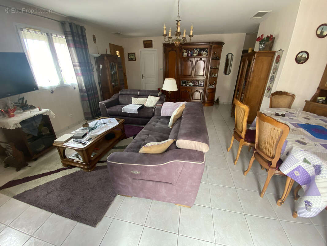 Maison à SAINT-LAURENT-DE-LA-SALANQUE