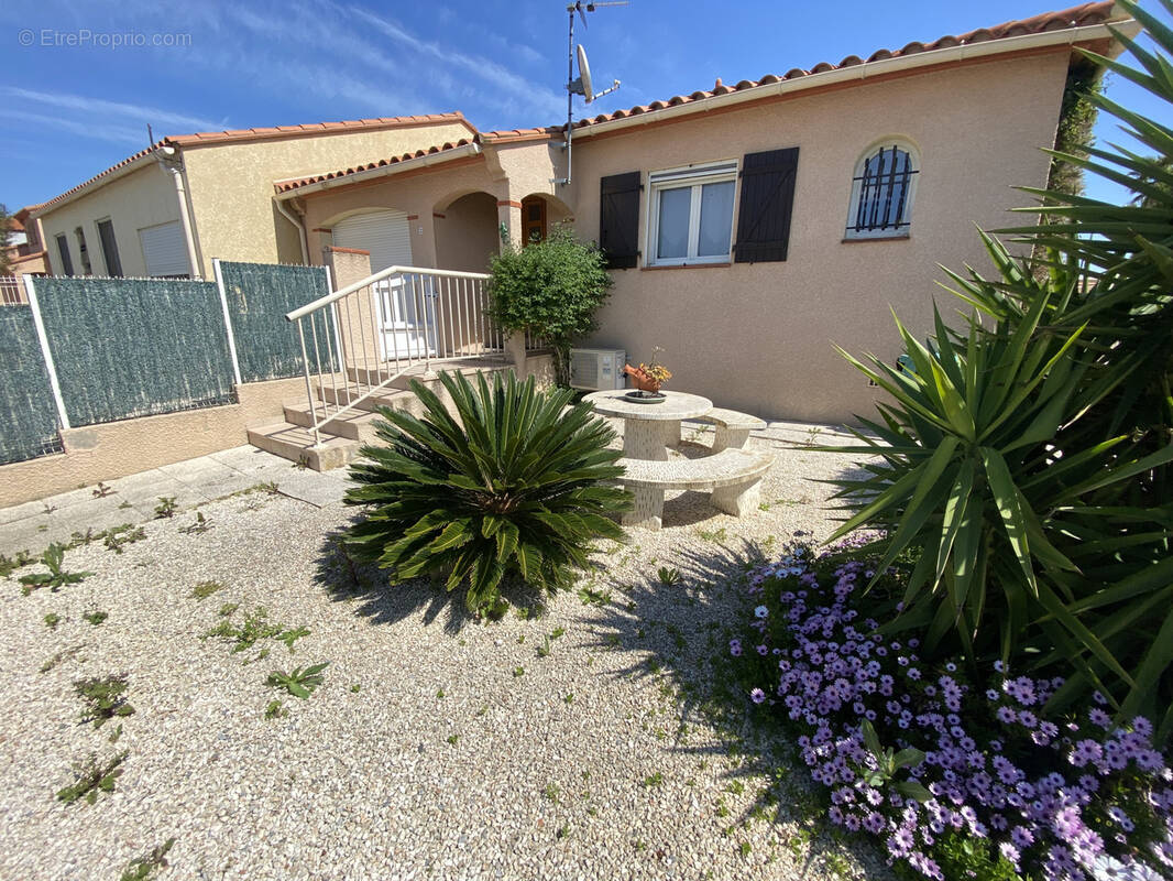 Maison à SAINT-LAURENT-DE-LA-SALANQUE