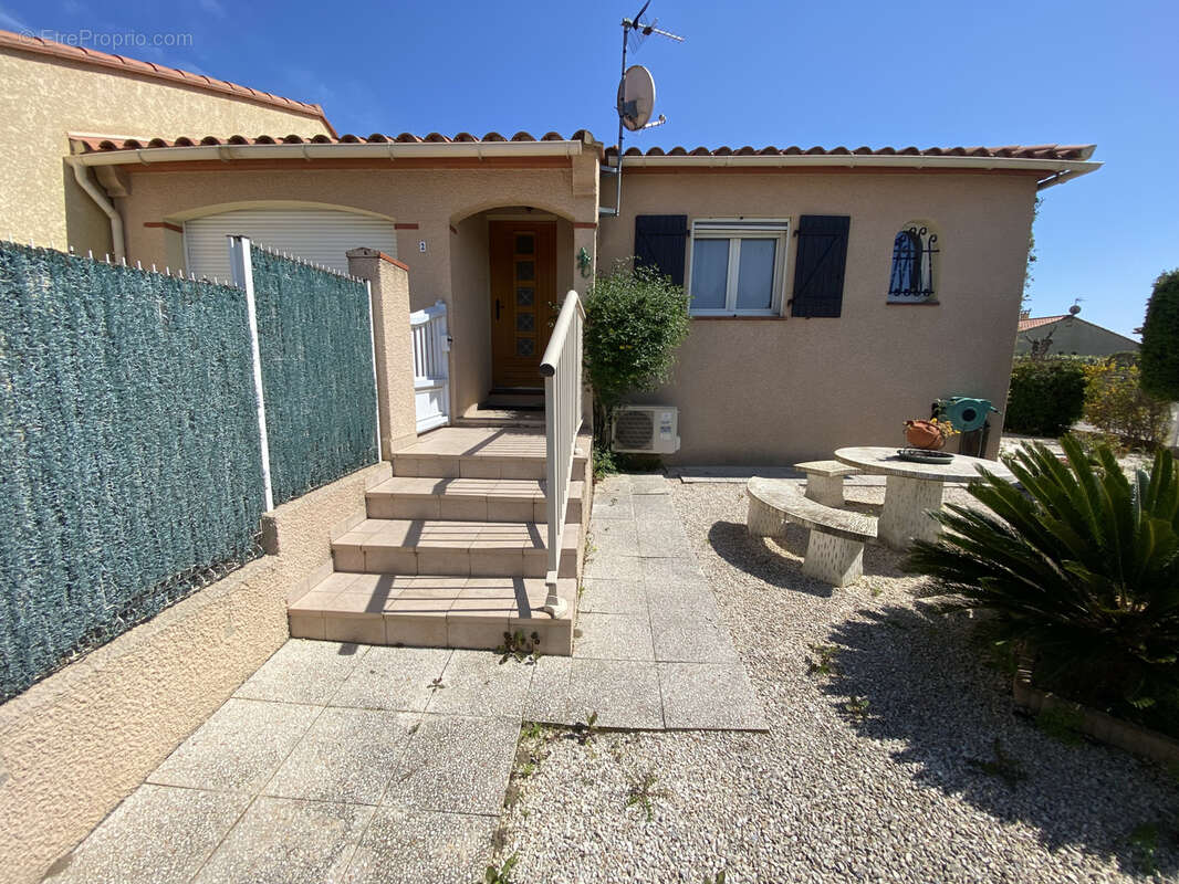 Maison à SAINT-LAURENT-DE-LA-SALANQUE