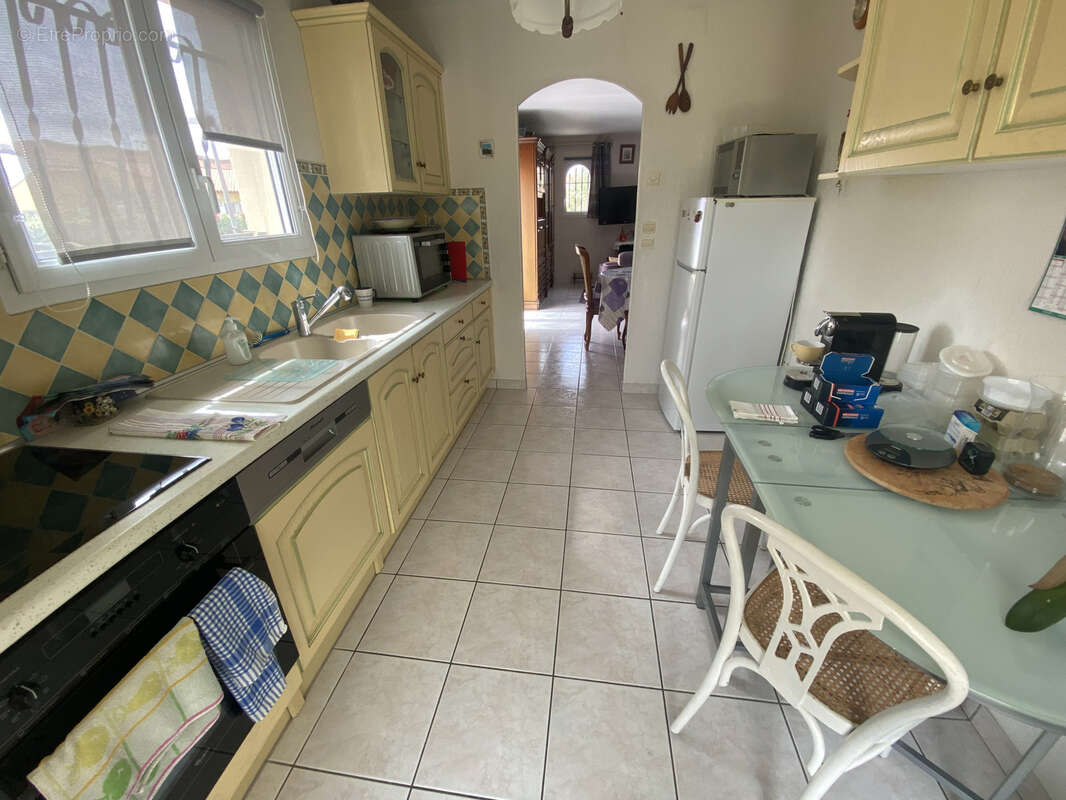 Maison à SAINT-LAURENT-DE-LA-SALANQUE