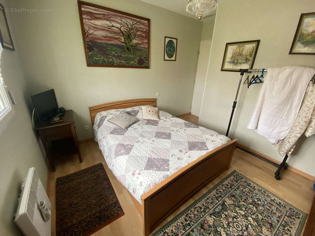 Maison à SAINT-LAURENT-DE-LA-SALANQUE