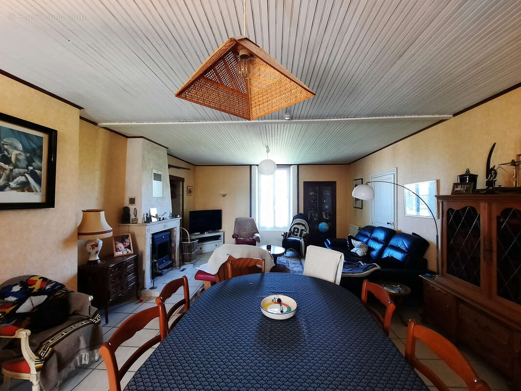 Maison à PUYRAVAULT