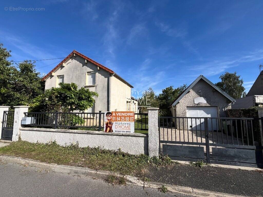 Maison à ROZAY-EN-BRIE