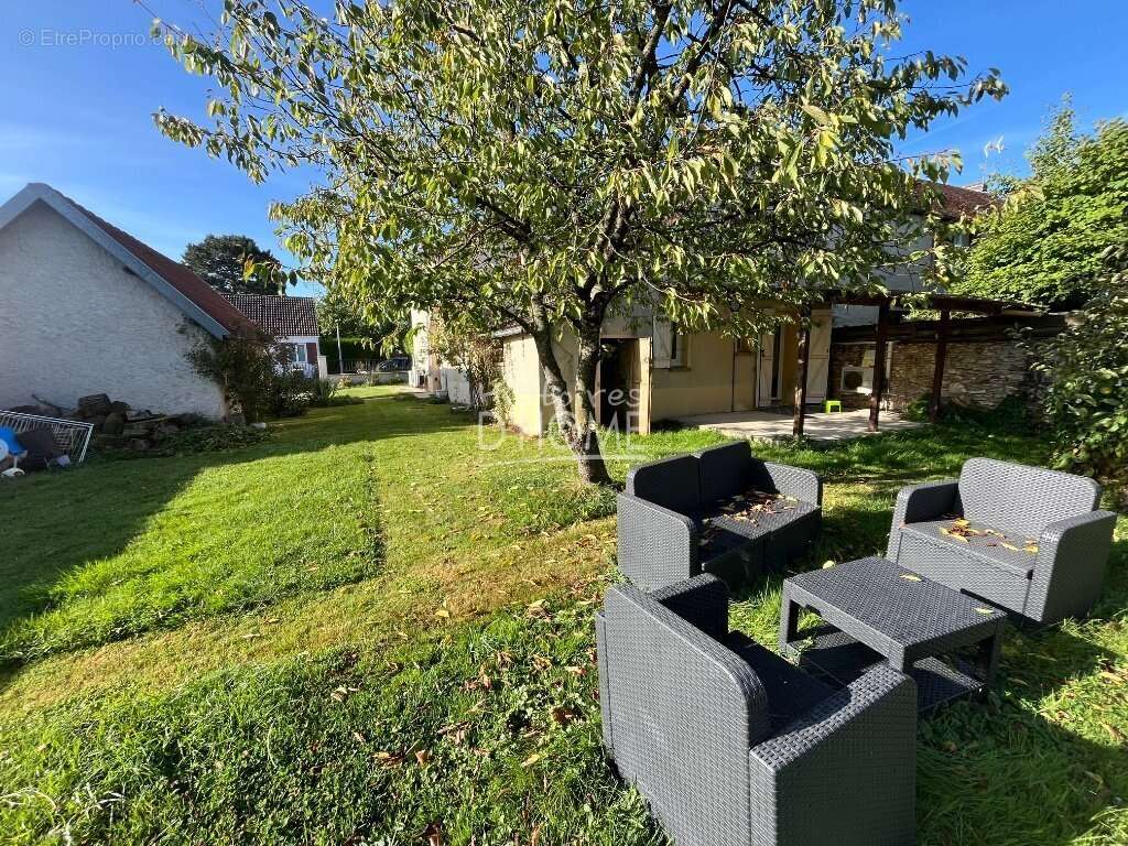 Maison à ROZAY-EN-BRIE