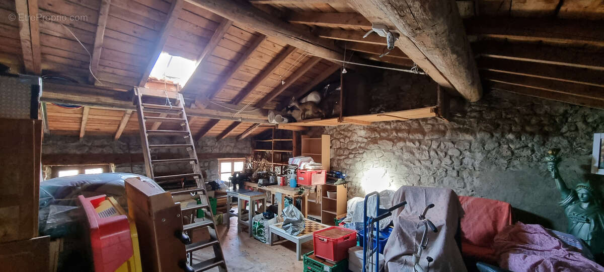 Maison à ESTIVAREILLES