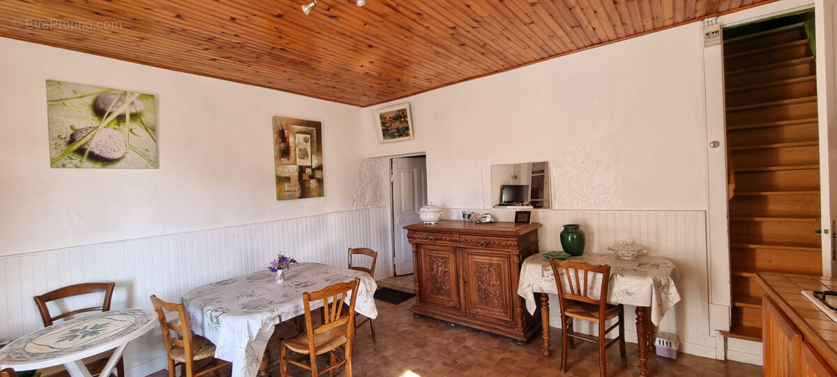 Maison à ESTIVAREILLES