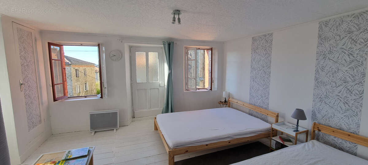 Maison à ESTIVAREILLES