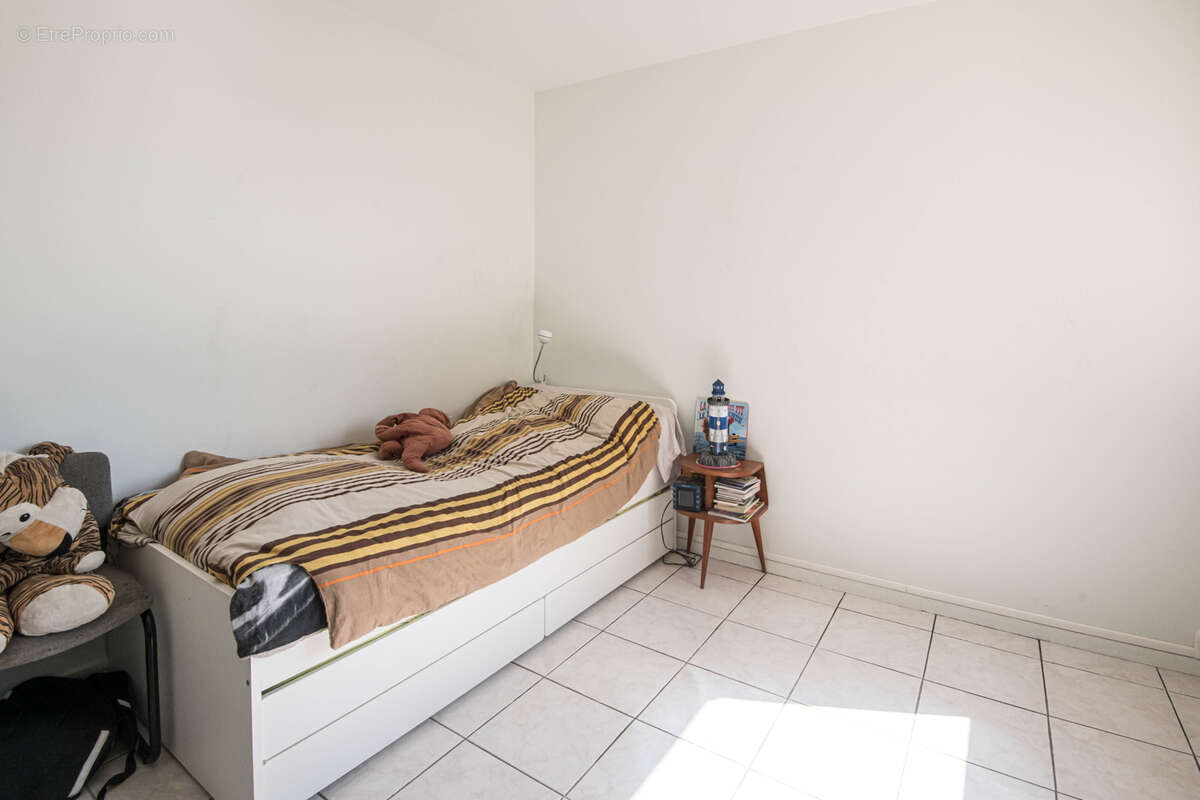 Appartement à COURCOURONNES