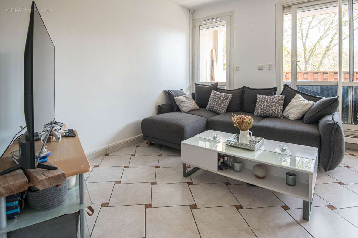 Appartement à COURCOURONNES